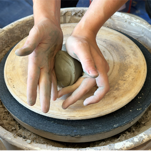 Thoroughly schmush the clay